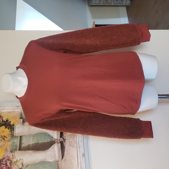 Kenneth Cole New York Sweater - Picture 1 of 10